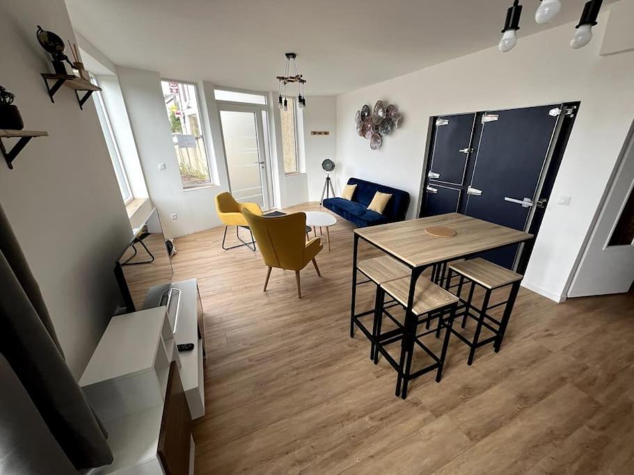 Appartement Avec Belle Vue Ouzouer-Sur-Trezee Exterior photo